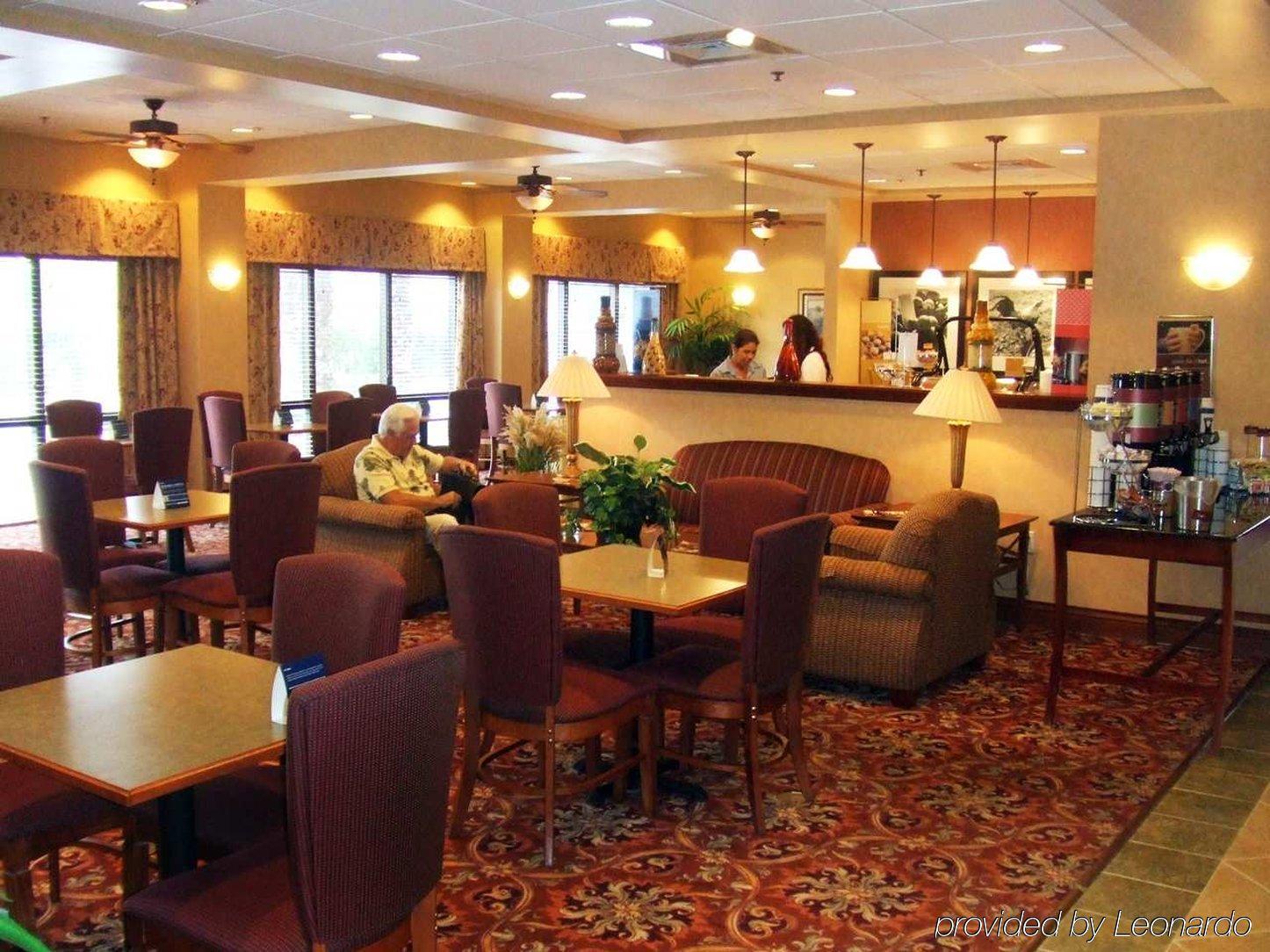 Hampton Inn Tampa-Veterans Expressway Restaurant photo